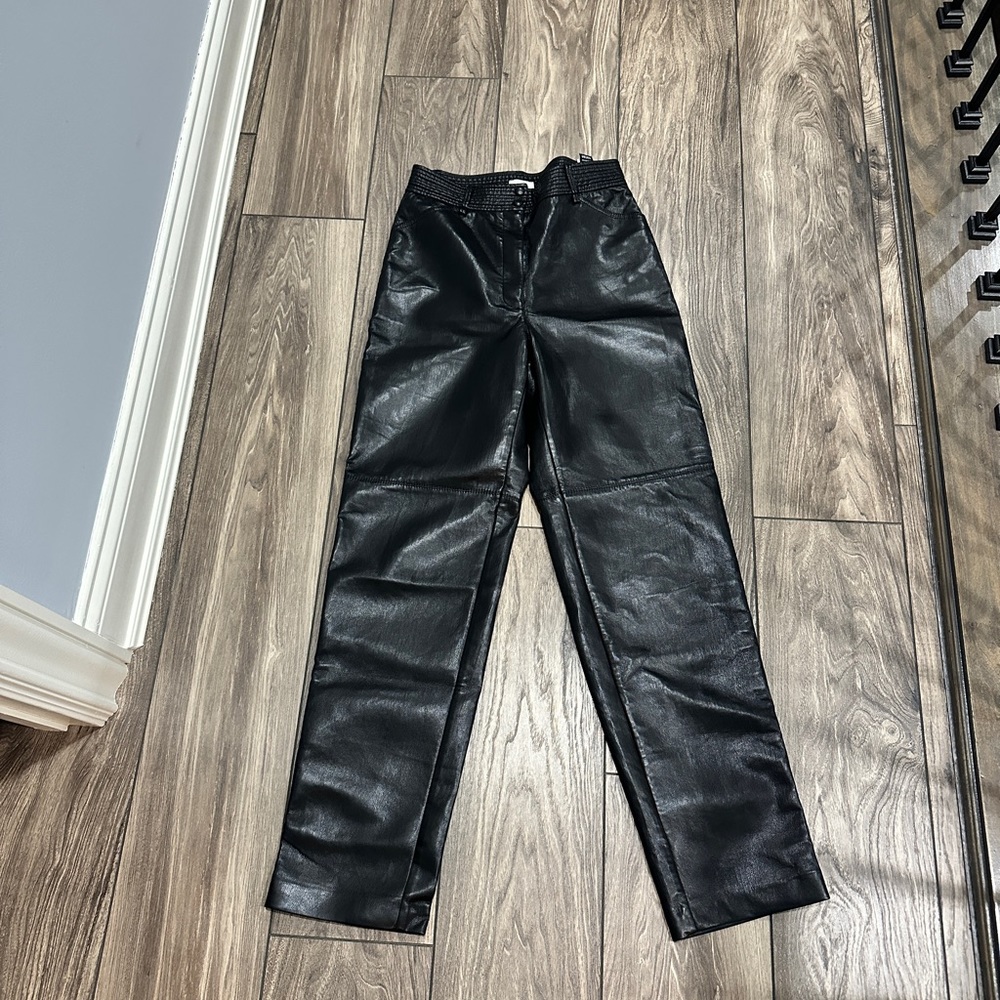 FAMOUS ARITZIA MELINA PANTS like new size 8 Wilfred